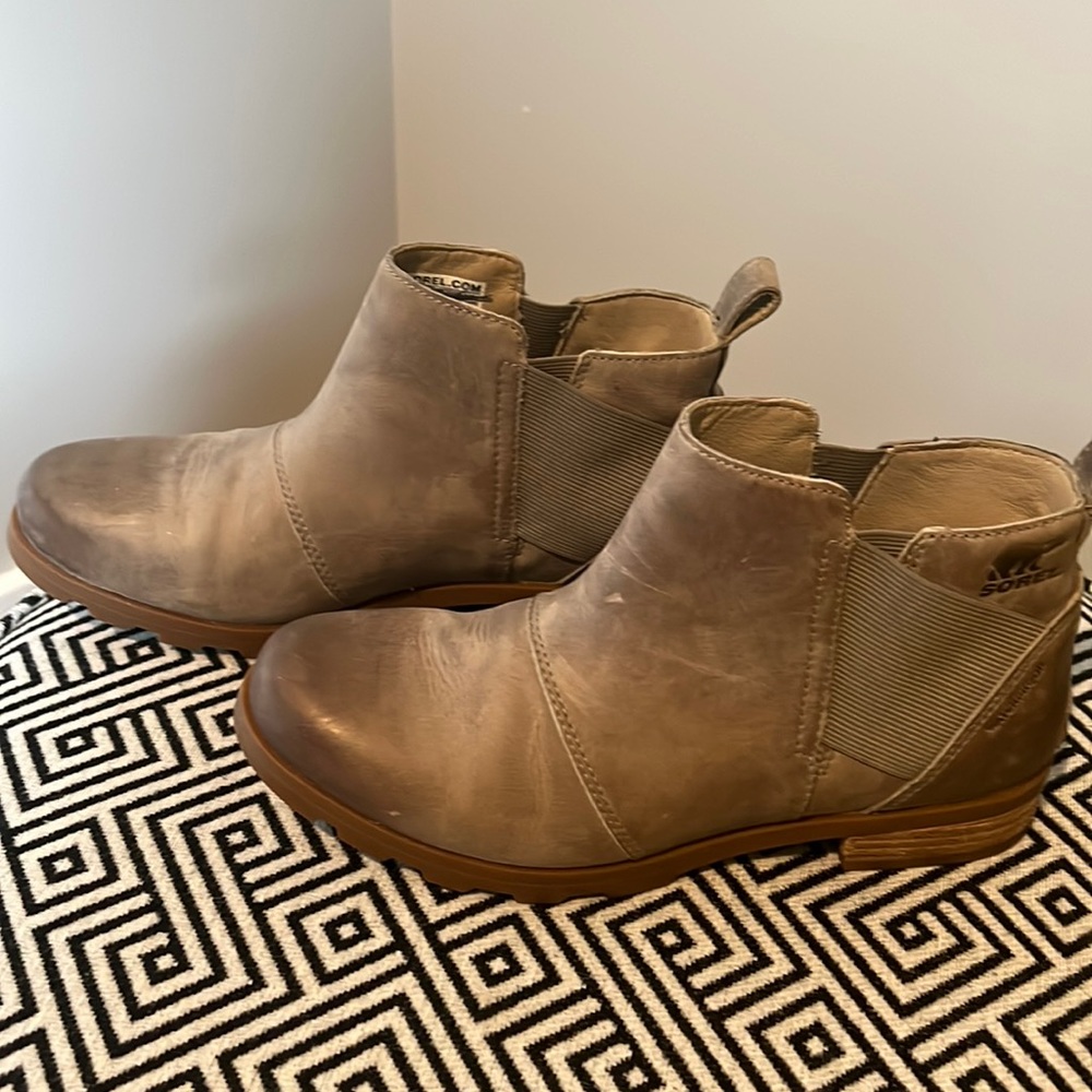 Sorrel Emilie II Chelsea Boots